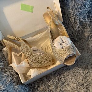 Elegant Gold Peep-Toe Slingback Heels